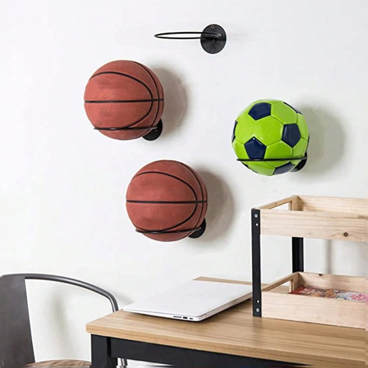 Home Gym Design - Support mural compact pour ballons de